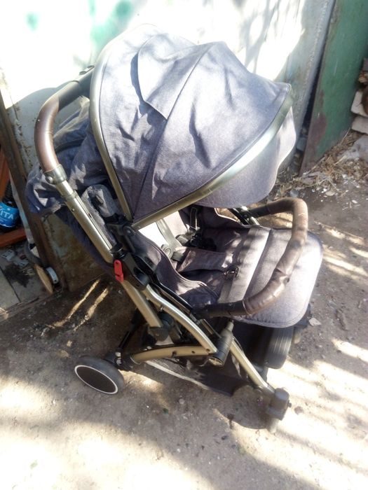 Коляска детская прогулочная