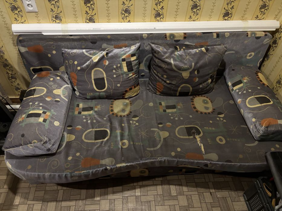 Продам диван в хорошем состоянии