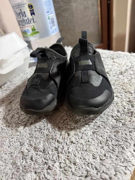 Adidasi nike marimea 22