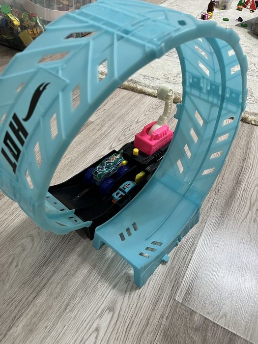 Констиуктор Hot wheels