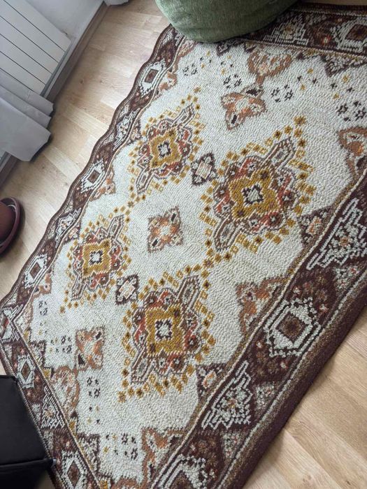 Килим мокетен 220/160. 2бр.