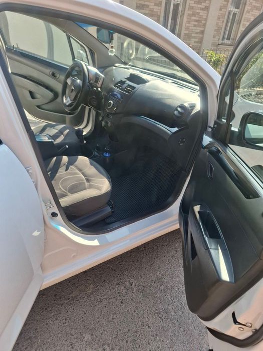 белый спарк продается