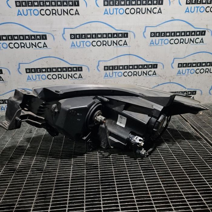 Far Dreapta Mazda CX - 5 2012 - 2015 SUV 4 Usi (1319) Xenon