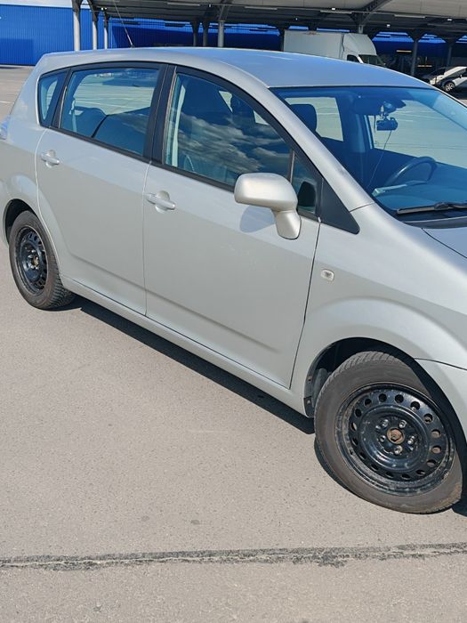 Toyota corola verso 7 locuri