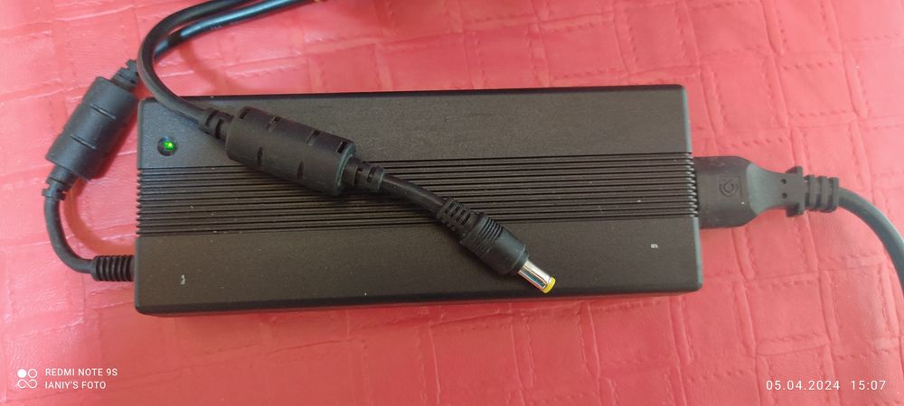 Alimentator 15V 6A