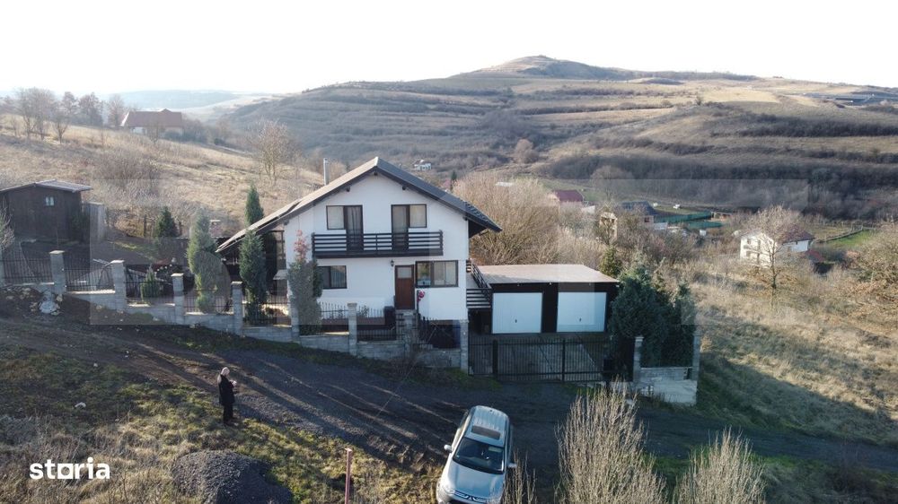 De vanzare Casa cu gospodarie in Mera