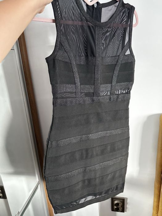 Черна дамска рокля