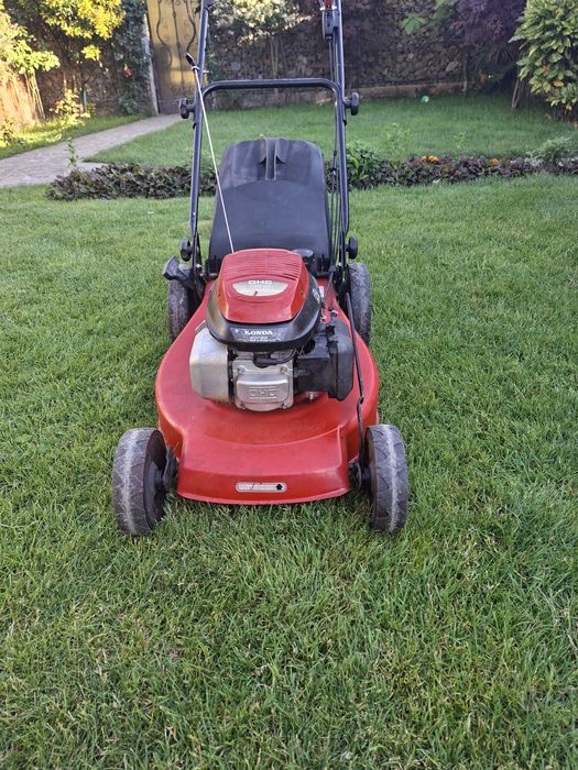 Masina de tuns iarba Honda GCV 135