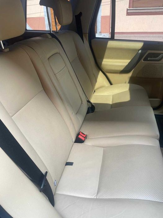 DE VANZARE:  Land Rover Freelander 2, 2.2 TD4 HSE