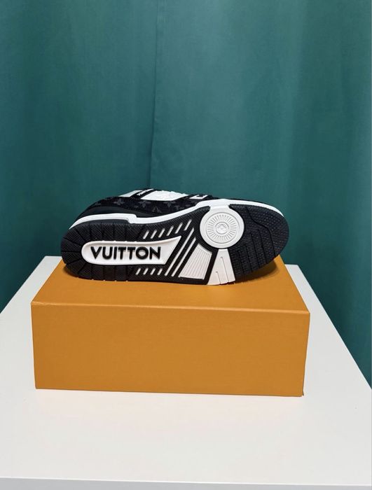 Adidasi Louis Vuitton Trainer Black (Noi, Sigilati)