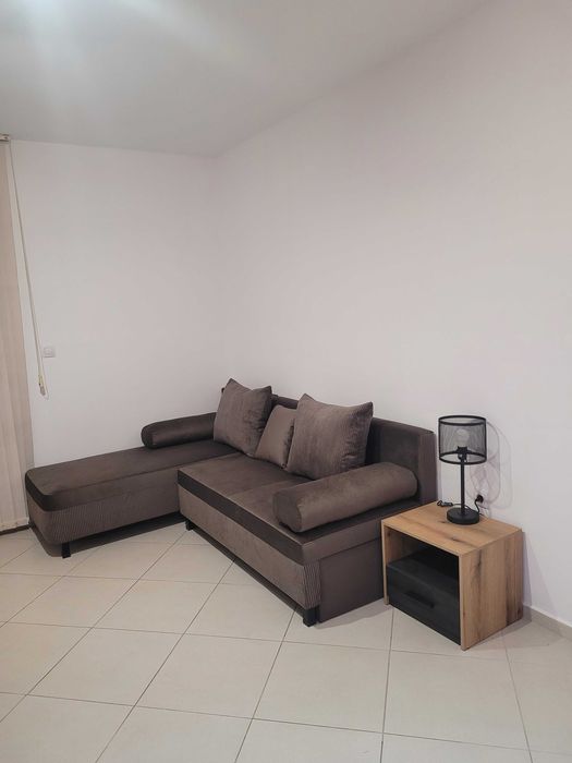 Ъглов разтегателен , чисто нов диван Делано