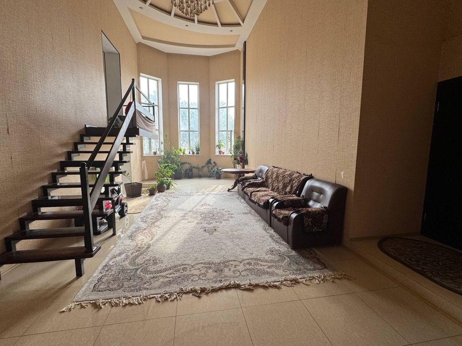 Продаётся двухэтажный дом, готовый к проживанию.