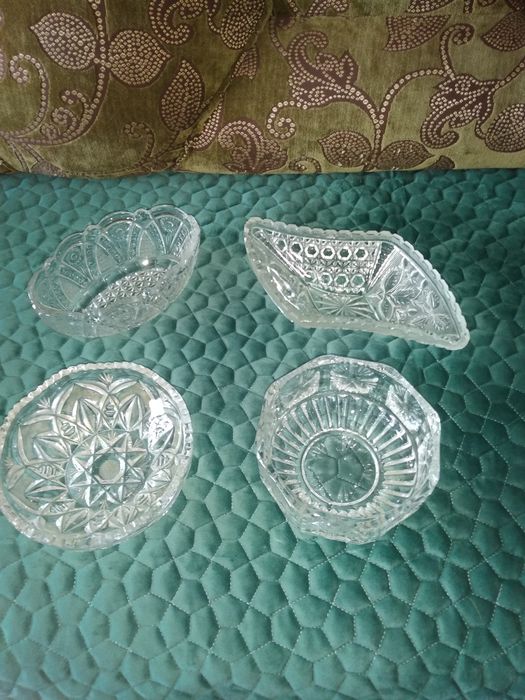 Продам хрустальные вазы 3000 тенге