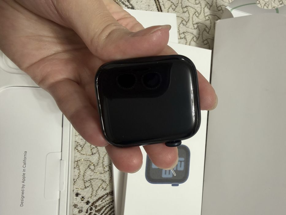 Продам часы apple watch se 44mm