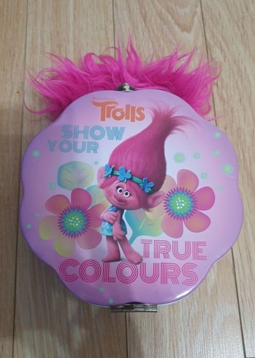 Cutie metalică Trolls, 15 cm