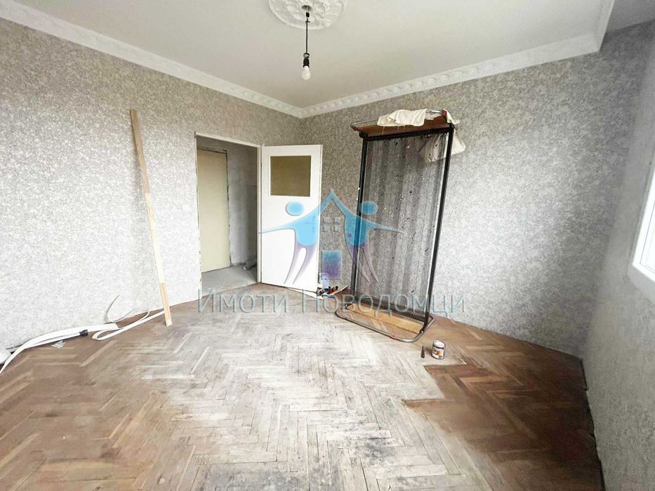 Продава се Тристаен апартамент в Шумен, Пазара - 85 кв.м за 660 €/кв.м - Снимка #2