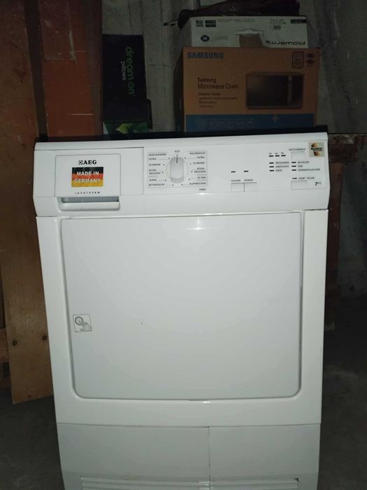 Сушилня термопомпа  AEG