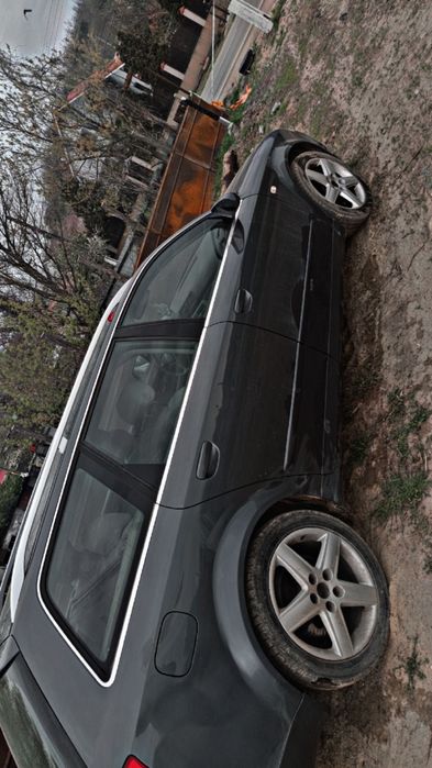 Vând audi A4 mașina merge nu prezintă urme de rugină