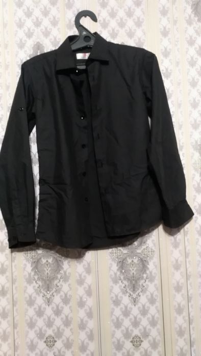 Продам рубашки на мальчика