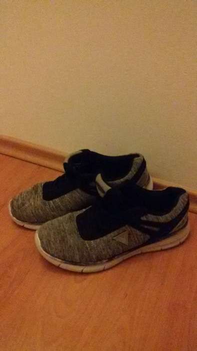 Vand 2 perechi de ghete si 2 perechi de adidași