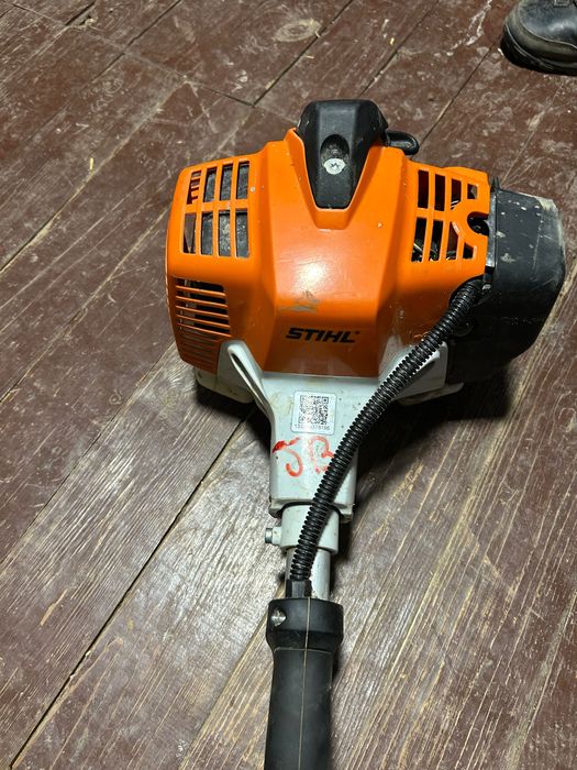 Комби двигател STIHL KM94 RC+ Приставка ролкова четка STIHL KB-KM