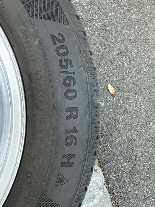 Vand 4 roti jante iarna 205/60/16 de audi skoda vw 5x112 Continental ca noi 7j et 35