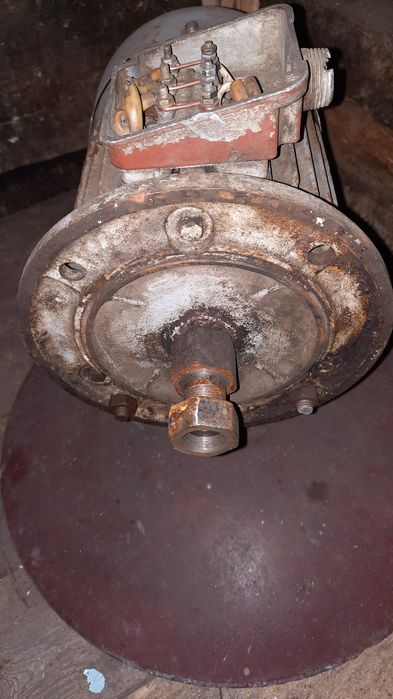 Электродвигатель.