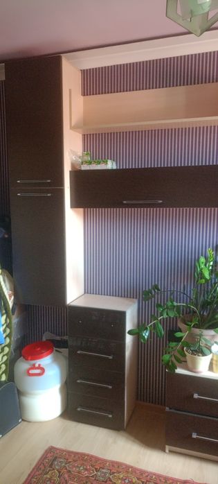 Продам горку в гостинную