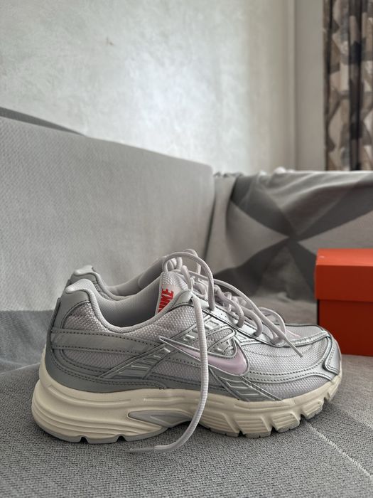 Женские кроссовки Nike