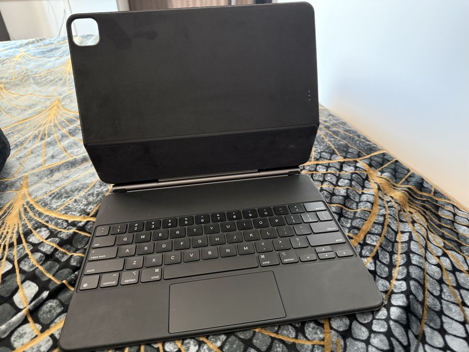 Tastura  husa pentru ipad 13 inch
