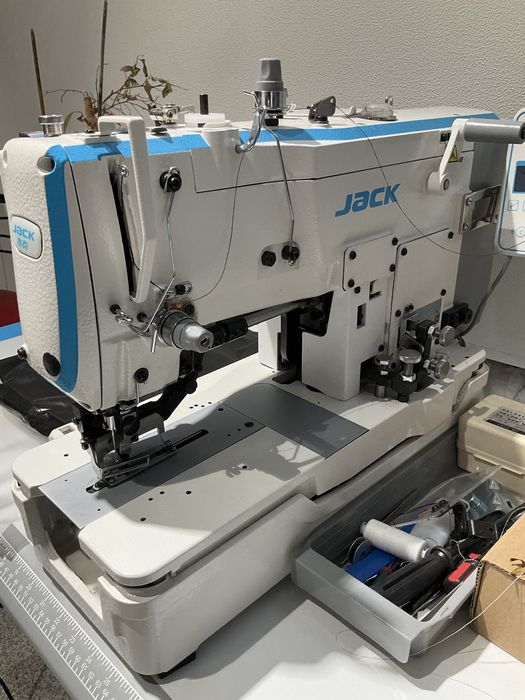 Продам петельную машинку