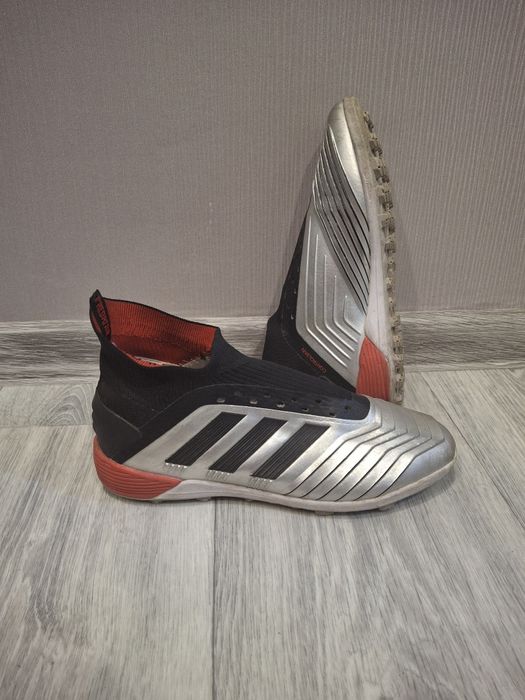 Сороконожки Adidas Predator