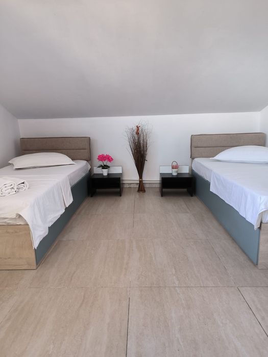 Cazare muncitori Constanta Valu lui Traian paturi single bucatarii