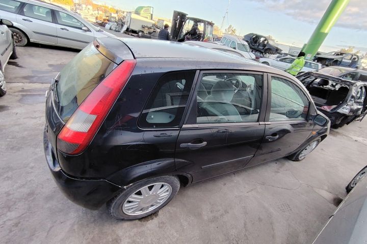 Oglinda dreapta Ford Fiesta 2002 1.4 MT (80 hp)