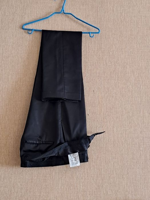 Продам  для старшеклассников костюм Диско .