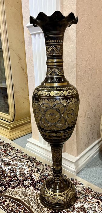 Ваза напольная, латунь, ручная работа, высота 1 м. СРОЧНО!