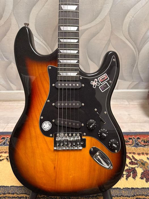 Продам электрогитару