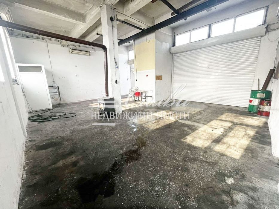 Дава се под наем Промишлена сграда в Шумен, Тракия - 176 кв.м за 520.2 € - Снимка #2