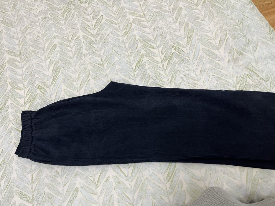 Элегантный женский костюм: пиджак и брюки почти новые