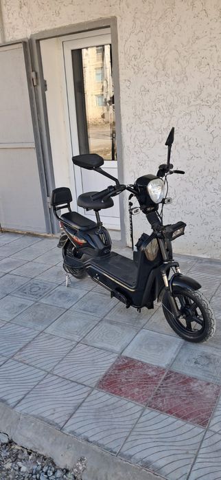 Электроскутер черный