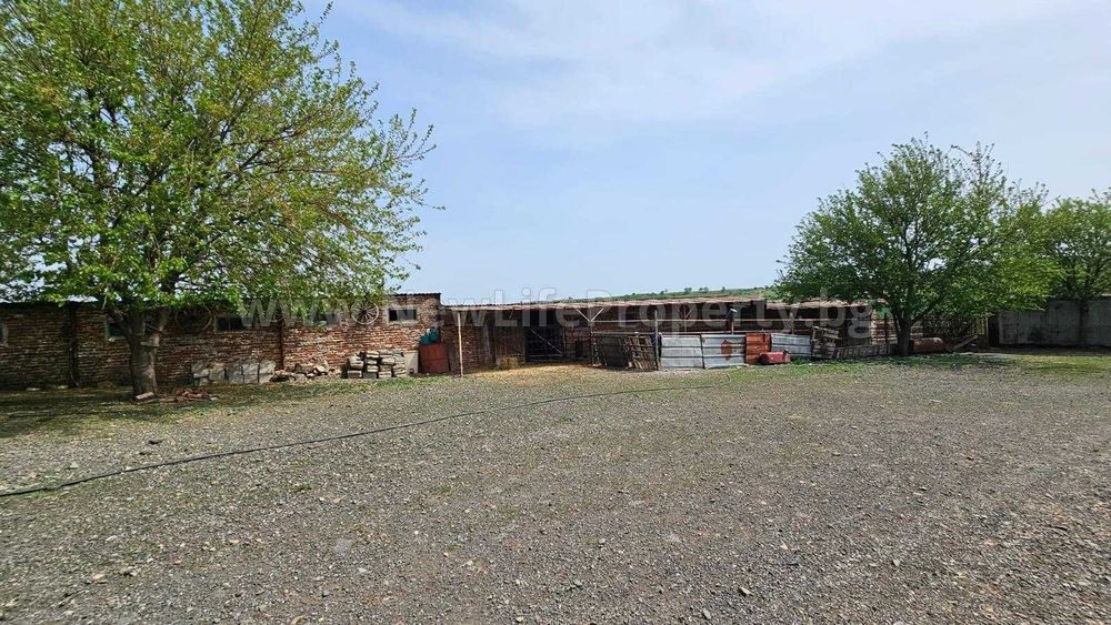 Продава се Промишлена сграда в Средец - 5500 кв.м за 15 €/кв.м - Снимка #3