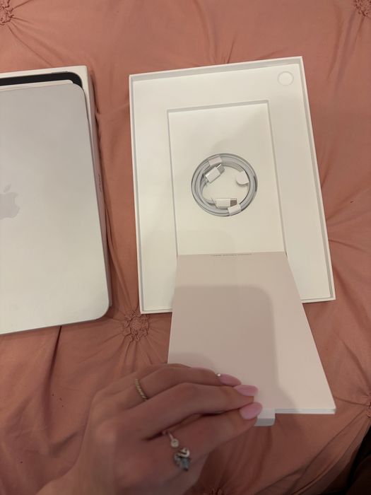 iPad A16 noua la cutie