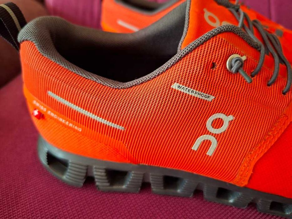 Adidasi On running Cloud 5 Waterproof Flame eclipse, marimea 43