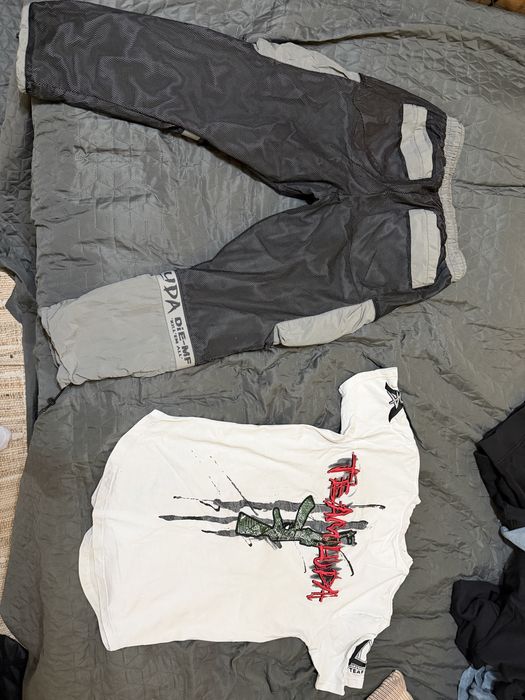 Продавам дрехи на луда