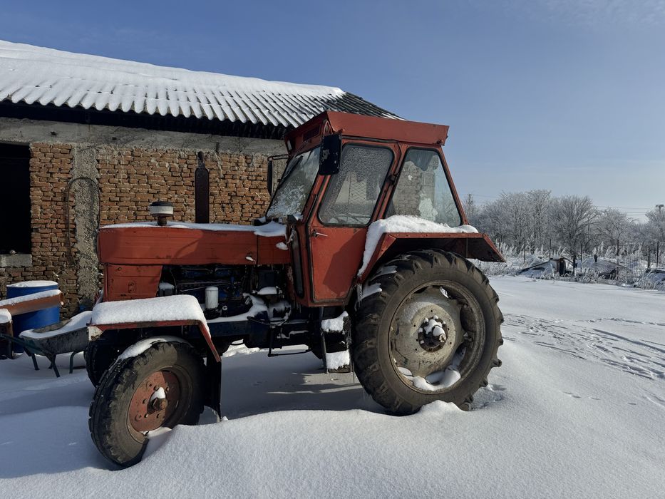 Tractor Universal 650 în stare foarte buna de functionare