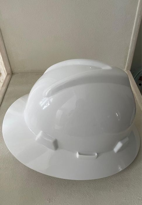 Спецодежда/ каска