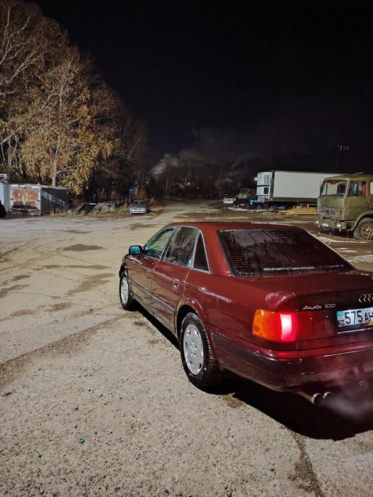 Продам ауди 100 с4