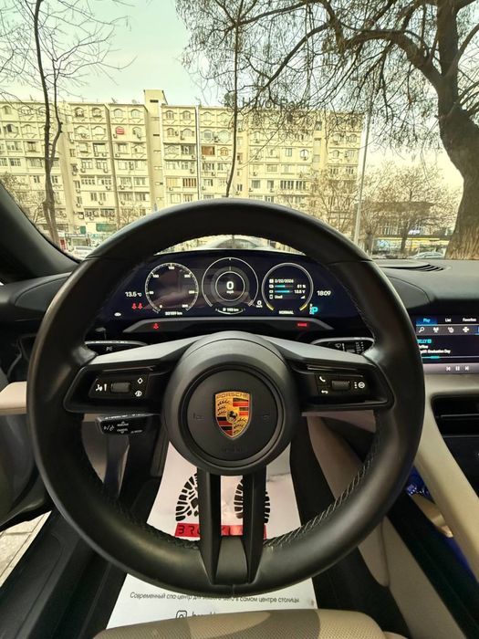 Продается свой Porsche Taycan
