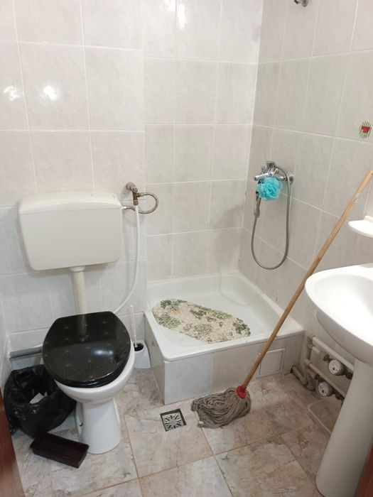 Ofer spre închiriere garsonieră