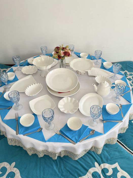 Арендаға дөңгелек стол дастархан,көрпе, ыдыс аяғымен беріледі